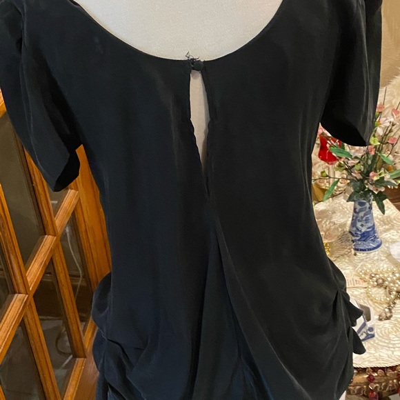 Guess black blouse size S beautiful detail they really chains in front - Picture 7 of 8